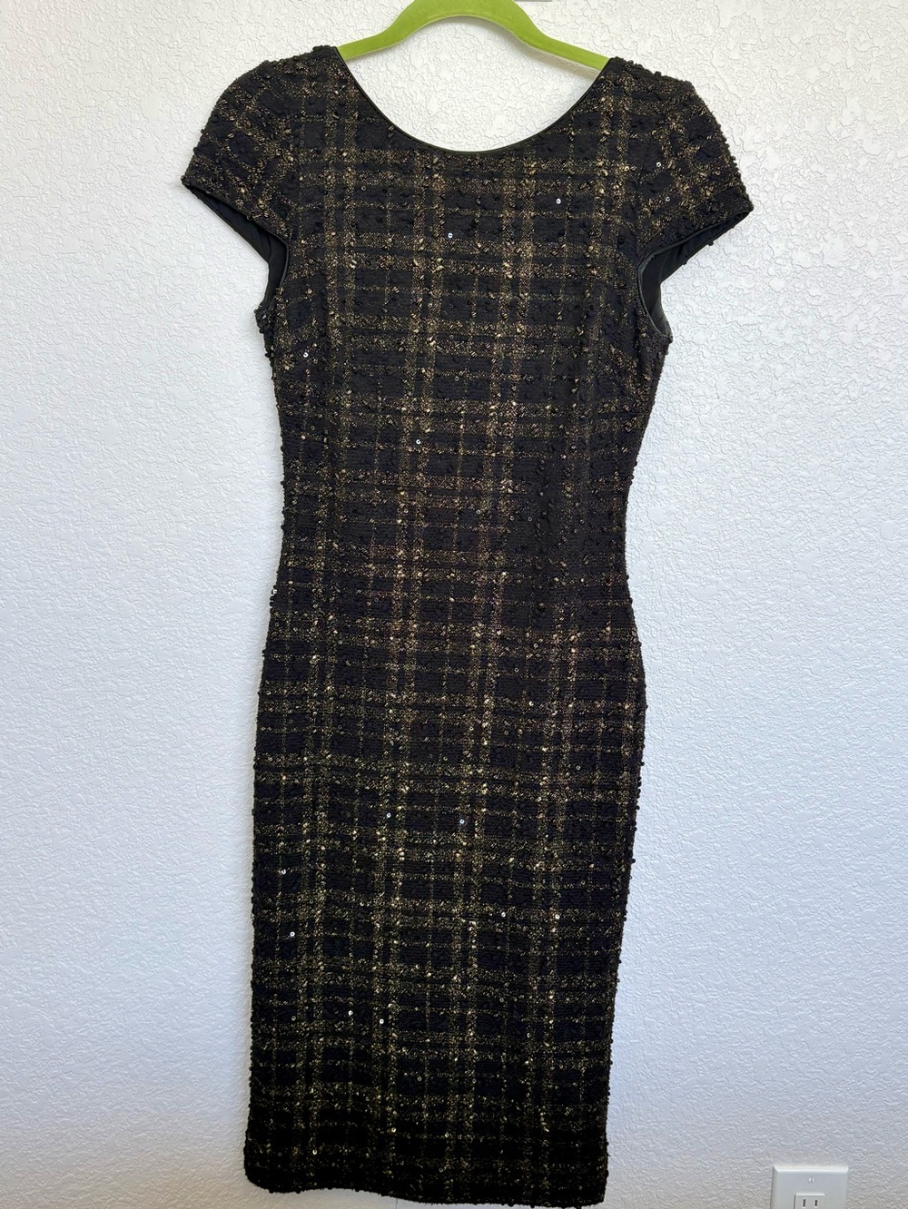 Dress the Population Midi Cocktail Dress. Black and gold sequins. Medium
